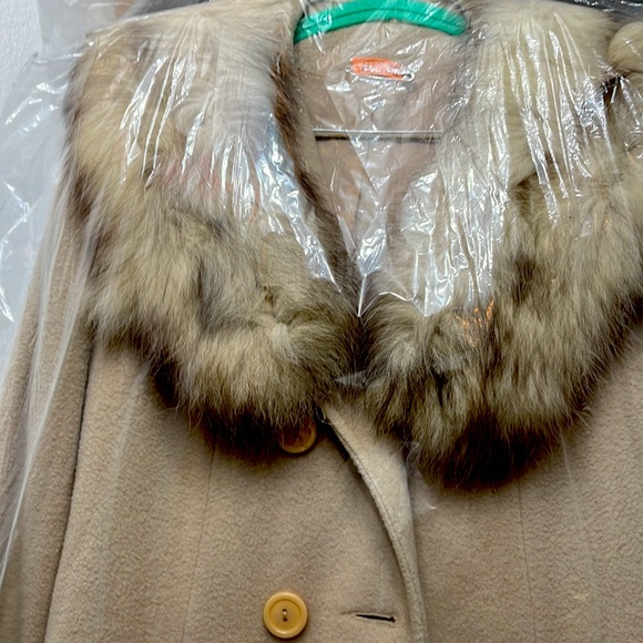 Vintage Wool Jacket/ W Belt - Picture 2 of 7